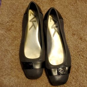 AK Sport Pewter sz 9